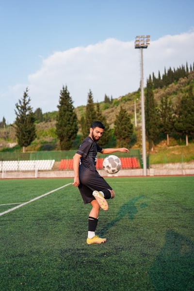 نوتينغهامفورستضدمانسيتيمواجهةمثيرةفيالدوريالإنجليزي